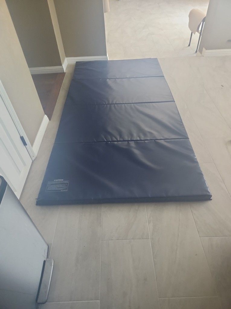 Orbring Folding Tumbling Mat – Good Condition $40 OBO