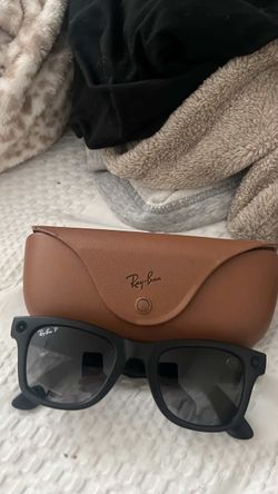 Meta glasses
