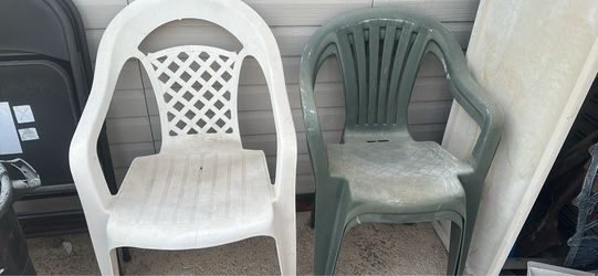 Plastic Outdoor Patio Chairs – Set of 3