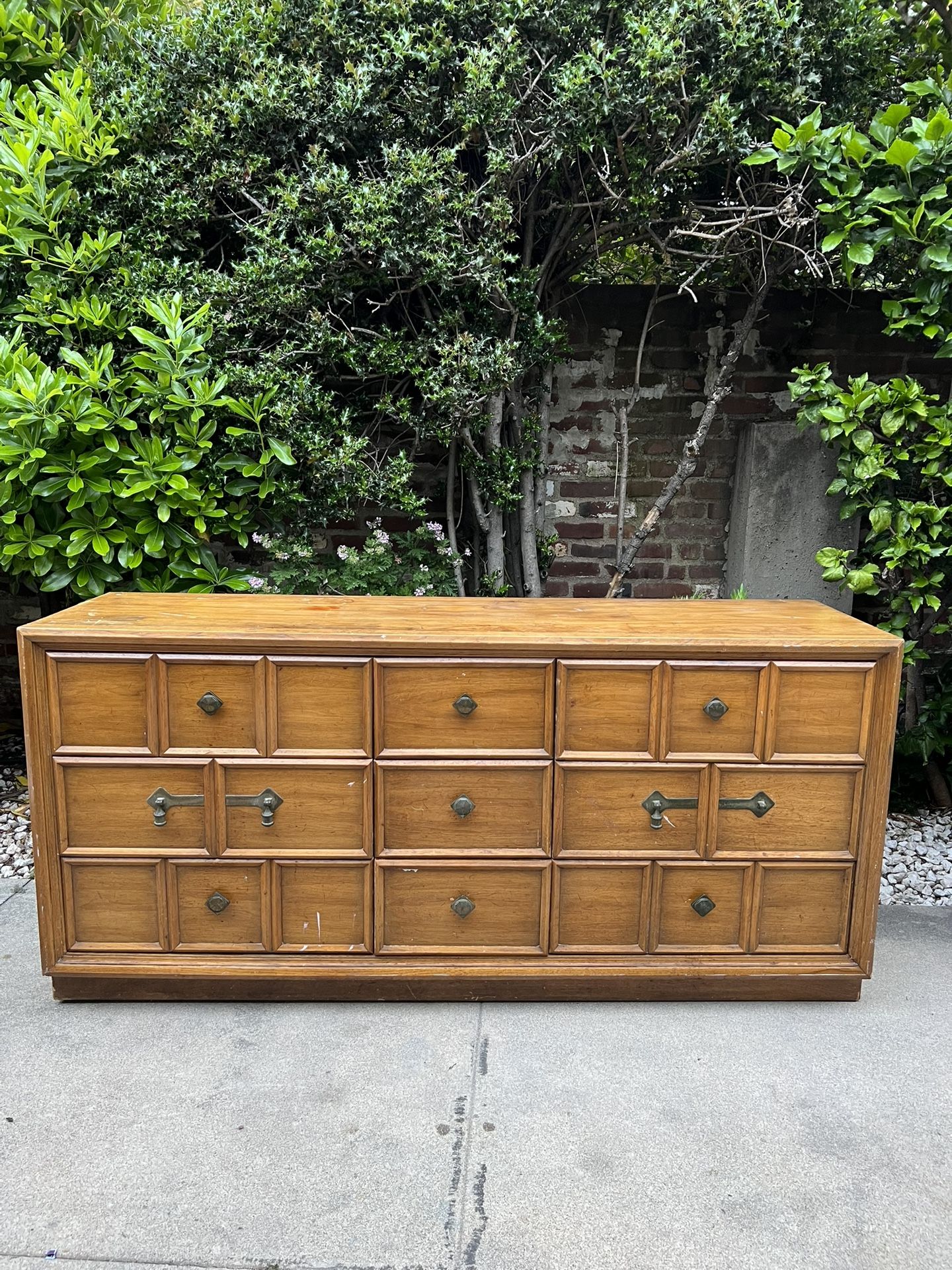 Mid Century Modern Wood Drexel 9 Drawer Dresser