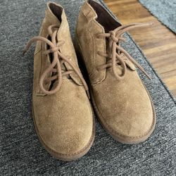 Kids size 4 low-cut UGG boot