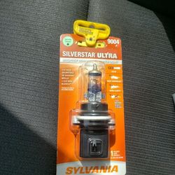 SYLVANIA SilverStar Ultra Halogen Bulb (9004SU