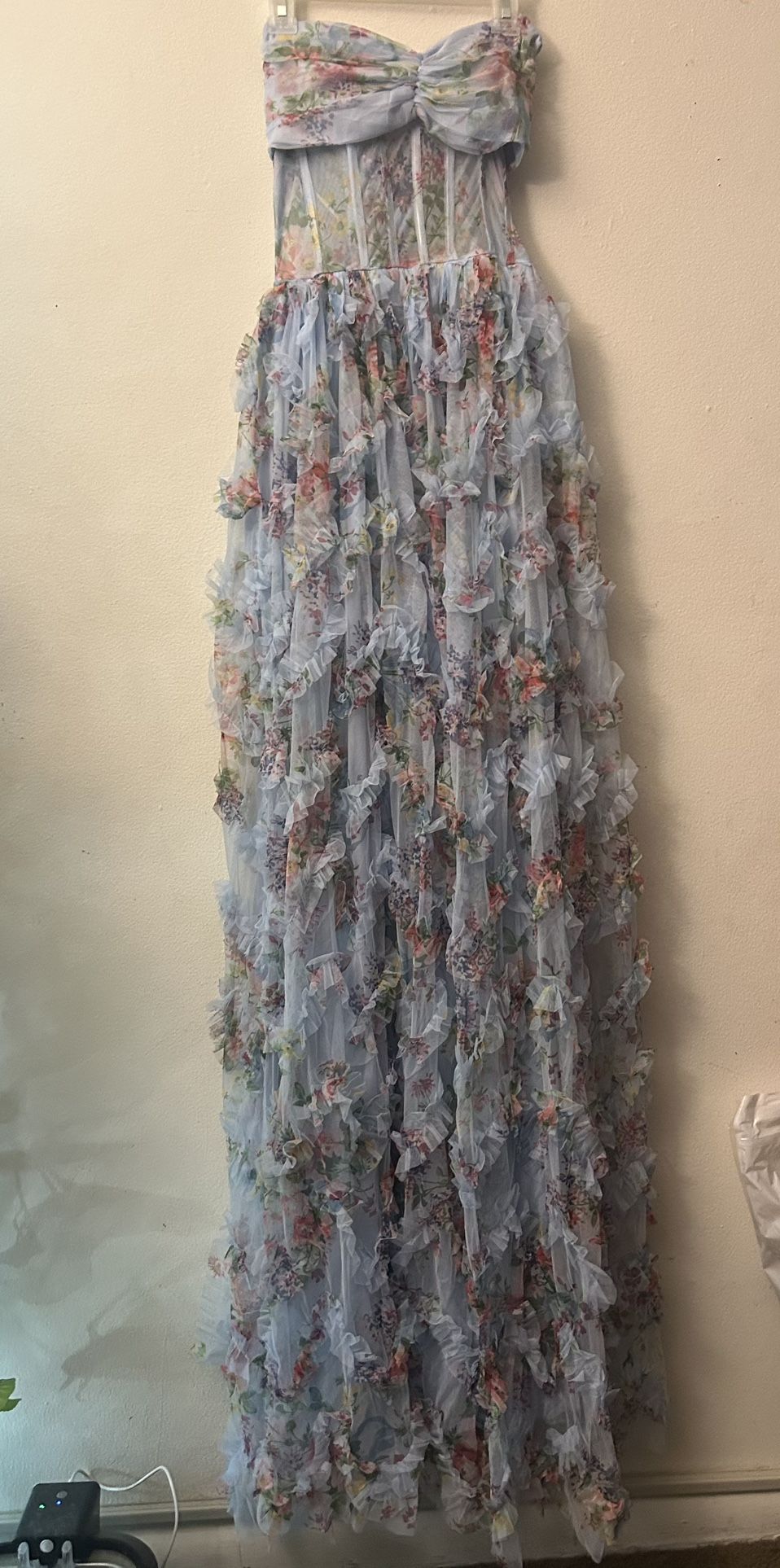 Traje ideal para una ocasión especial.