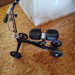 Knee Scooter Roll About