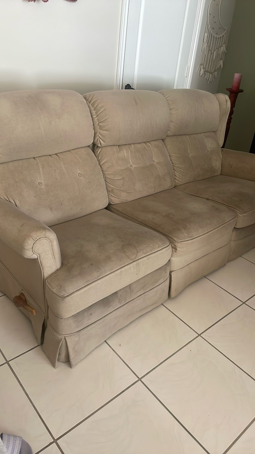 Lazy Boy 3 Seat Couch With 2 Recliners