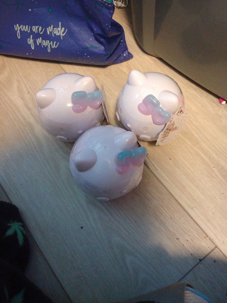 LOL Surprise Hello Kitty Balls