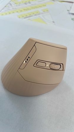 Vertical Ergonomic Wireless Mouse