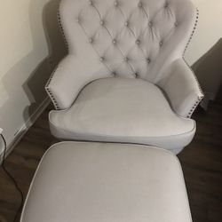 Light Grey Armchair With Ottoman 300$ Or Best Offer 