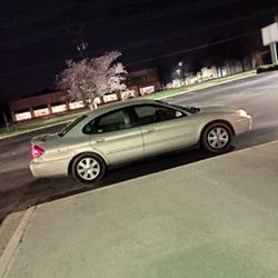2005 Ford Taurus