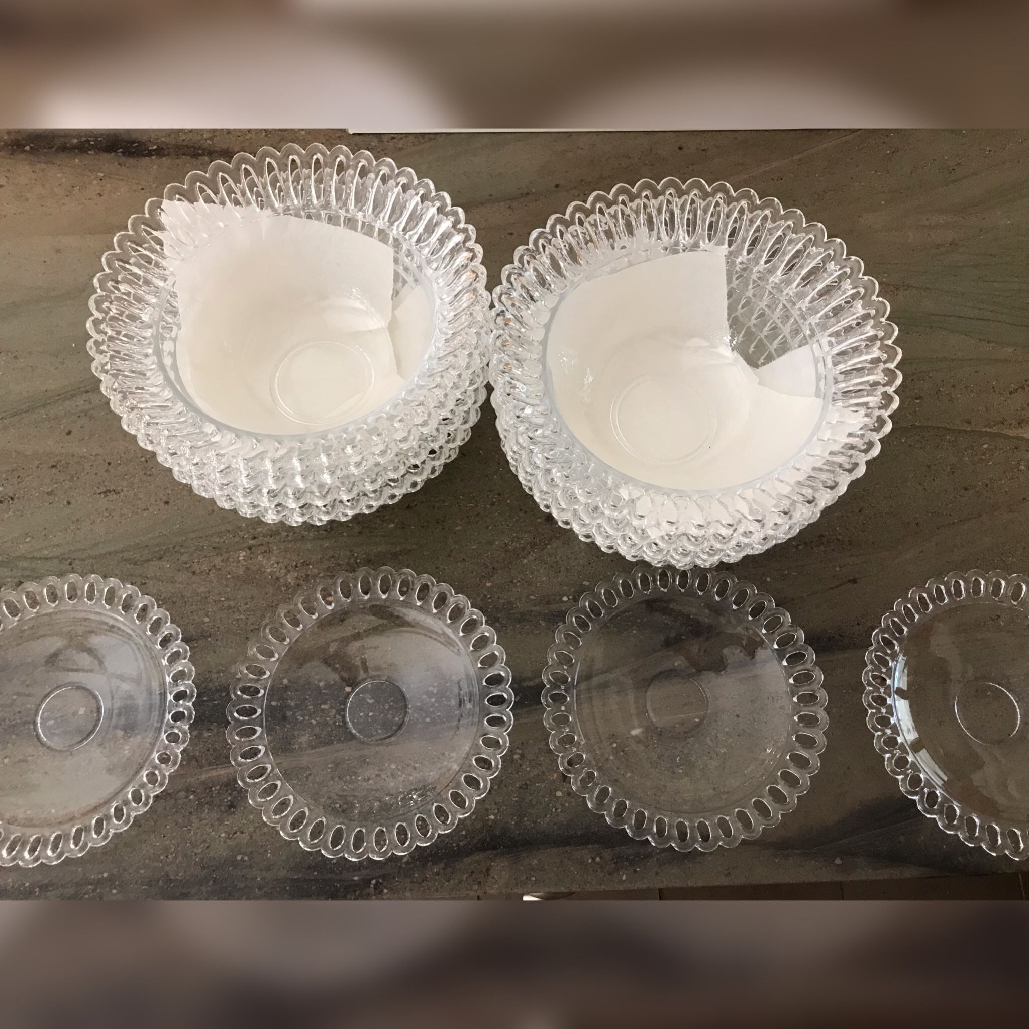 Set Of 4 Plates And 10 Salad Bowls
