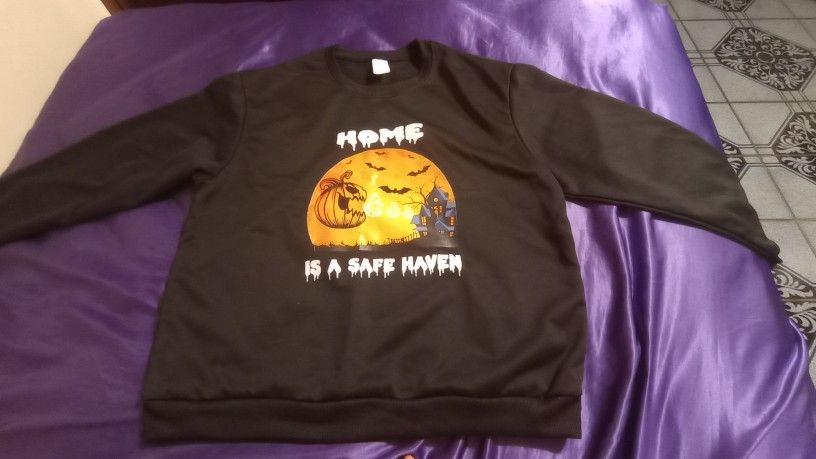 "Home Is Safe Haven" Halloween Polyester Sweeter (Size 1XL)