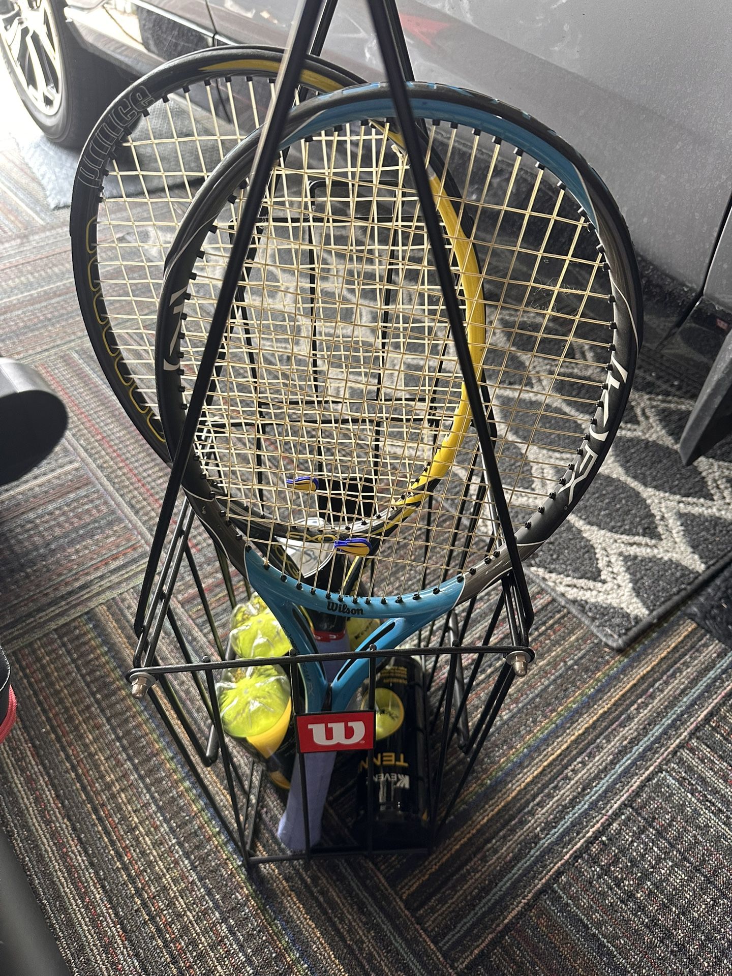 Tennis Rackets With Metal Holder