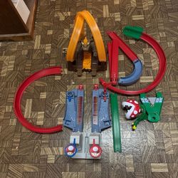 2019 Hot Wheels Mario Kart Bowser’s Castle Chaos Track Replacement Parts