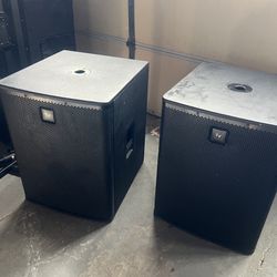 EV ELX118P Powered Sub 