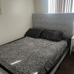 Queen Bed With Frame 