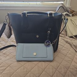 Michael Kors Purse With Wallet