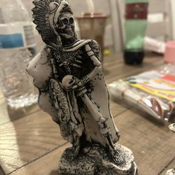 Aztec warrior statues (Discounted price )