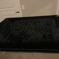 BLACK LOVE SEAT WITH 2 Pillows 