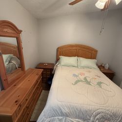 7 Piece Queen Bed Set