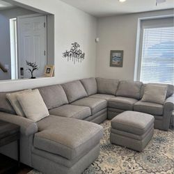 Langdon Gray La-Z- Boys 3PC Sectional Couch, Delivery Available Also Comes With Center Ottoman And Rug