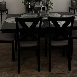 Table & Chairs