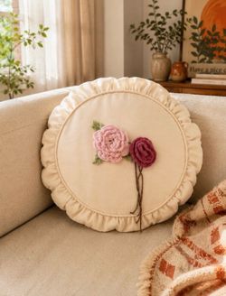 Vintage Grandma Cottage Core Peach Round Throw Accent Pillow Yarn Flowers Roses