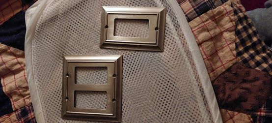 2 outlet covers