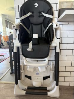 Baby High Chair Adjustable to 7 Different Heights