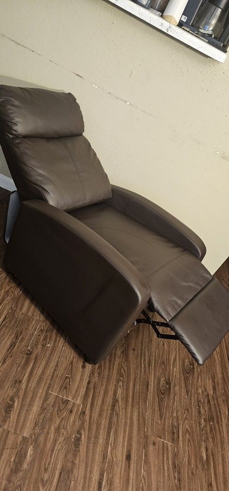 Sofa Reclinable Brown like New 