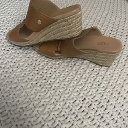 UGG Women Shoes Size 5 1/2