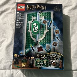 LEGO Harry Potter: Slytherin House Banner (76410) 