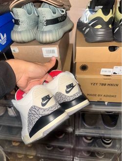 AIR JORDAN 3 white cements reimagined size 3Y grade school