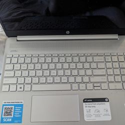 HP Laptop 15-dy1043dx