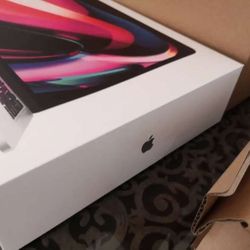 Mcbook pro 1tb Silver Like New