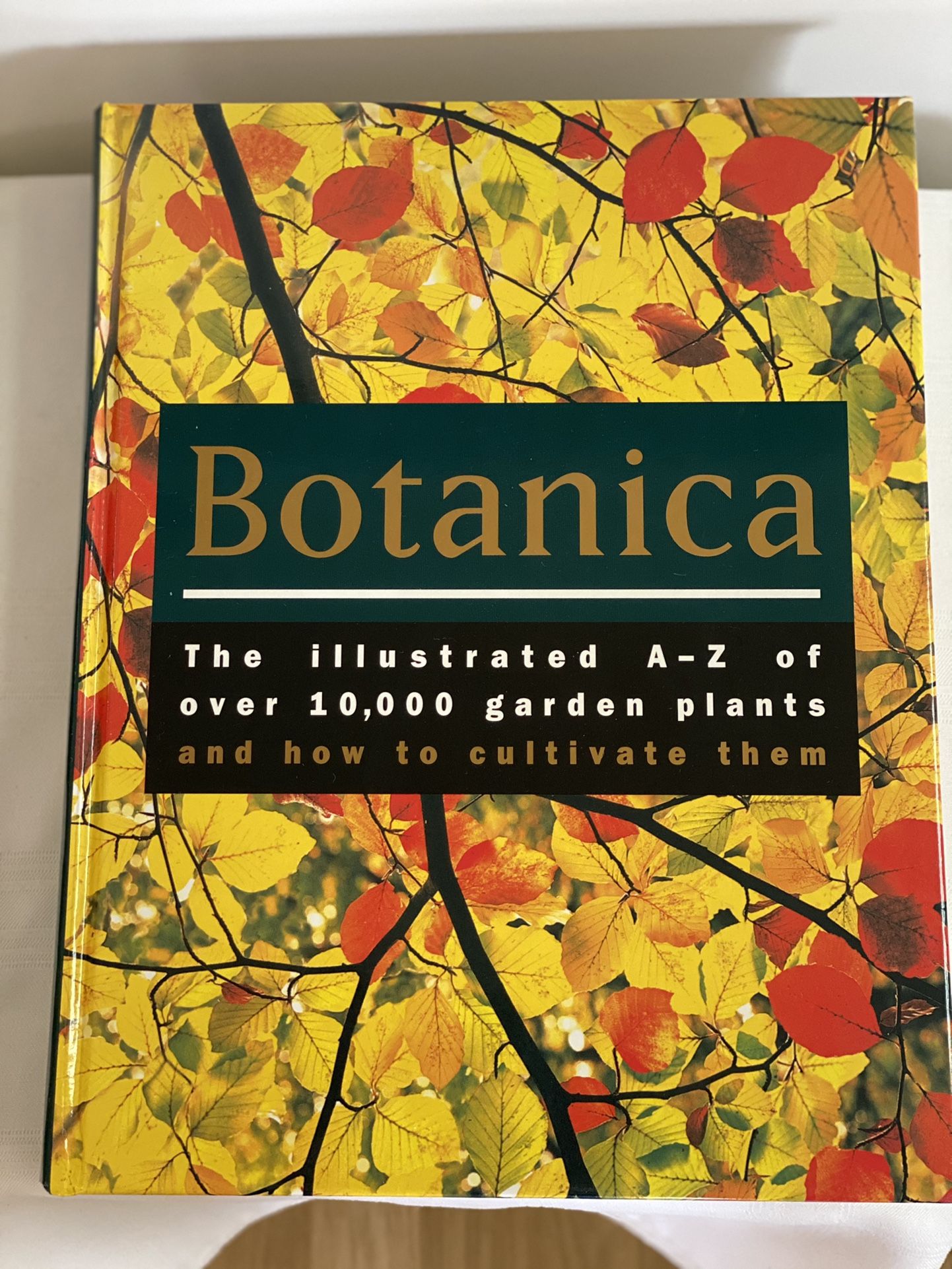 Coffee Table Book Decor ~ Botanica The Illustrated A-Z Of Over 10,000 Garden Plants and How To Cultivate Them