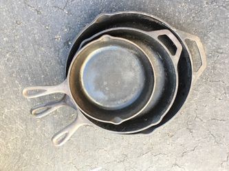 Cast iron fry pans