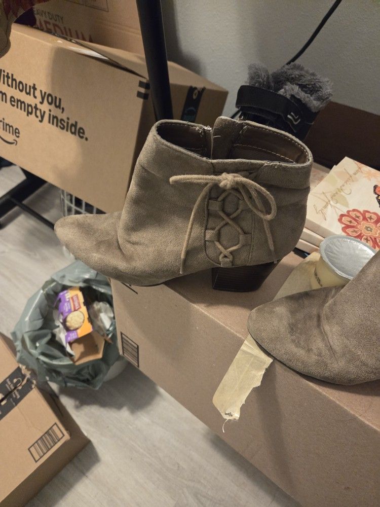Brown Boots Suede Size 8
