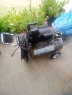 Good campbell hausfeld 11 gal air compressor works great no leaks comes with its hose
