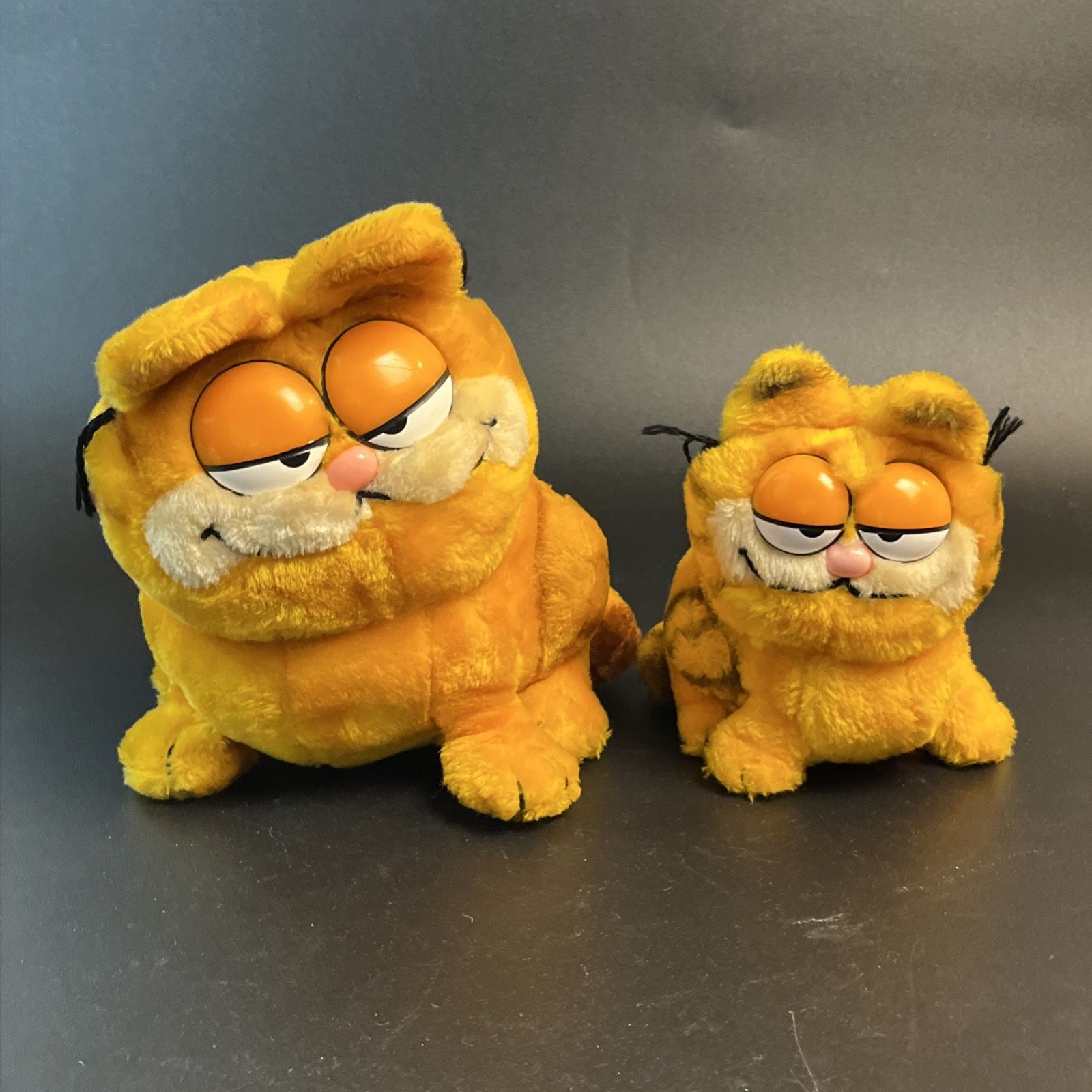 2 Vtg Garfield 1981 United Features Syndicate Plush Stuffed Animal Lot 6-8" Pair