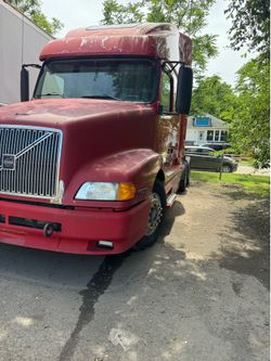 2003 Volvo VNL