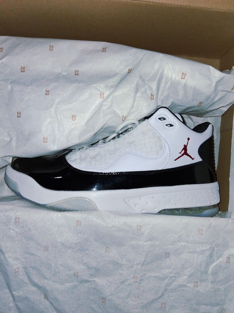 Jordan Size 10 White/ Black/ Blue