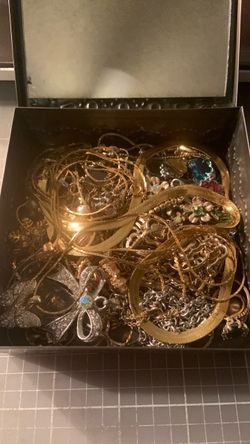 Vintage Costume Jewelry Lot – Necklaces, Bracelets, Rings, Chains, Earrings