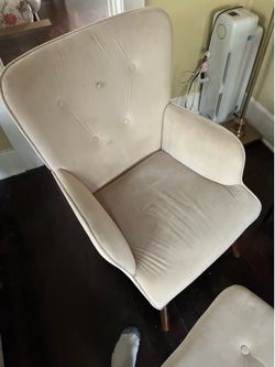 FREE Cushioned white chair with foot stool