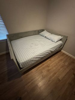 Full size bed
