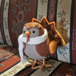 THANKSGIVING TARGET 2022  "GRIFFIN" HIDE & EEK  FEATHERLY FRIENDS FELT TURKEY BIRD DECOR  