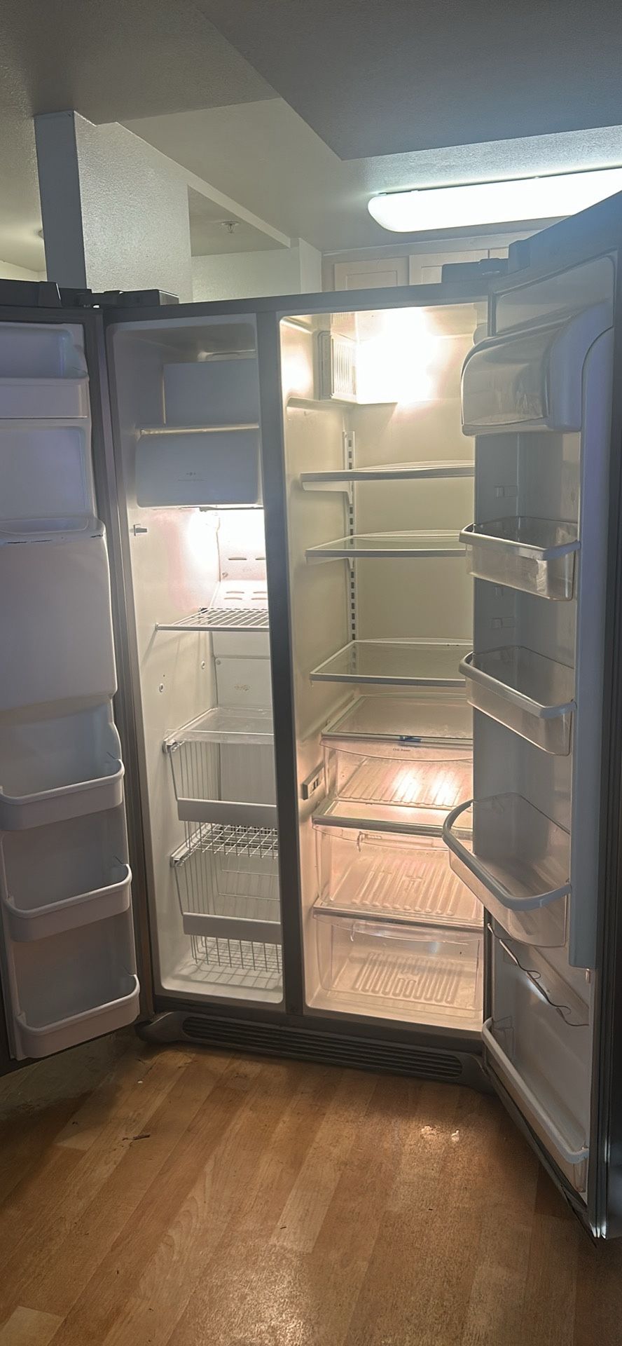 Refrigerator 