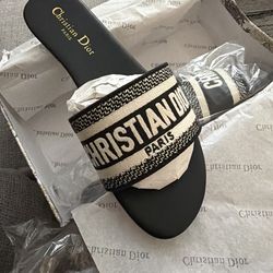 Dway slides Dior 🔥