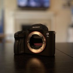Sony A7iii Body+batteries 