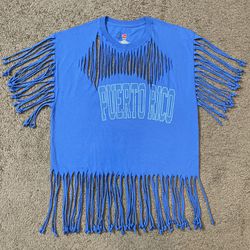 Women’s Puerto Rico novelty crew neck printed shirt with cute fringes. Size L