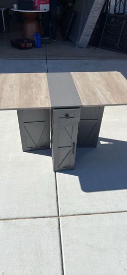 Farmhouse Drop-Leaf Dining Table with Storage